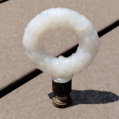 Aladdin Lamp Wreath Finial with small crack - Image 2