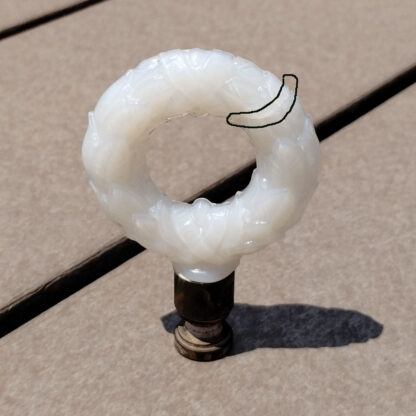 Aladdin Lamp Wreath Finial with small crack - Image 3